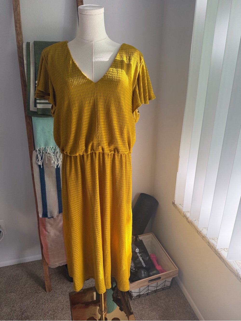 London Times Gold/Mustard Yellow Dress